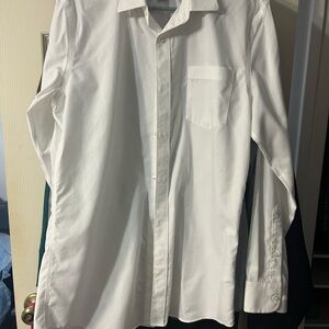 Amazon Essentials Men's White Dress Shirt